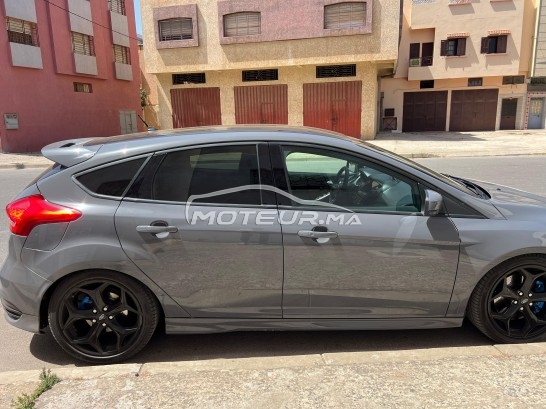 Ford Focus 5p occasion Essence Modèle 2016