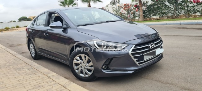 HYUNDAI Elantra occasion 1927877