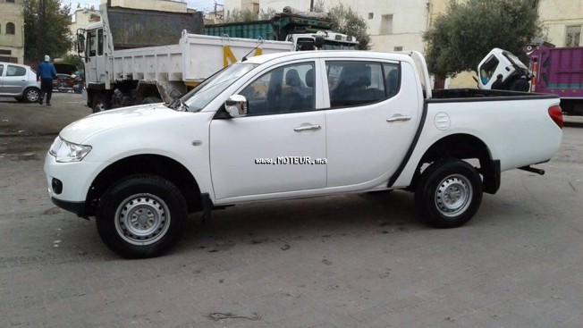 ميتسوبيتشي اوتري L200 مستعملة 42695