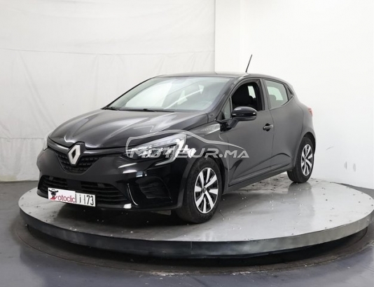 RENAULT Clio مستعملة