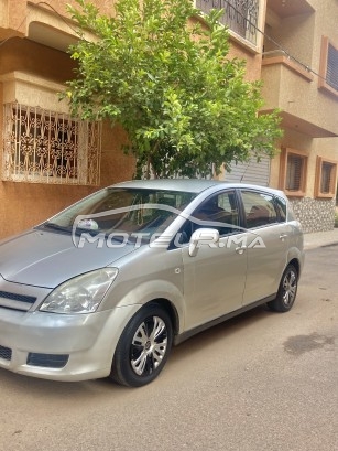 TOYOTA Corolla verso مستعملة