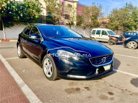 VOLVO V40 مستعملة