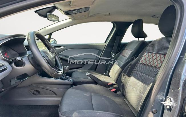 RENAULT. Clio