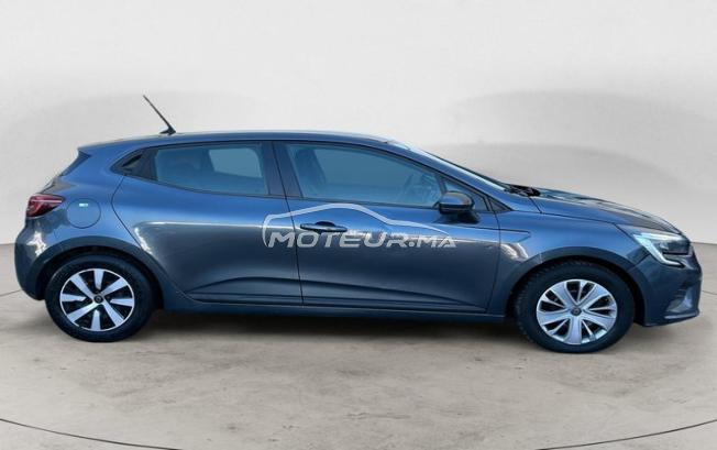 RENAULT. Clio