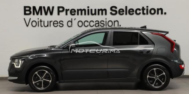 Kia Niro dans le showroom Ryad Auto à Rabat