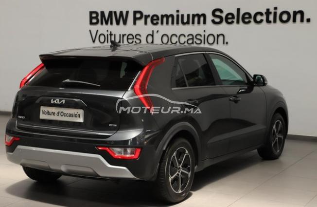 Kia Niro dans le showroom Ryad Auto à Rabat