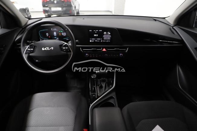 Kia Niro dans le showroom Ryad Auto à Rabat