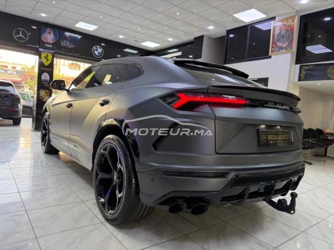 lamborghini urus 