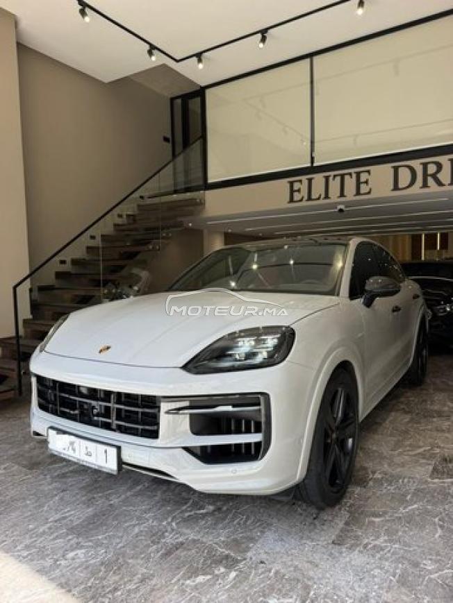 Porsche Cayenne e- hybrid 12/2025 black edition