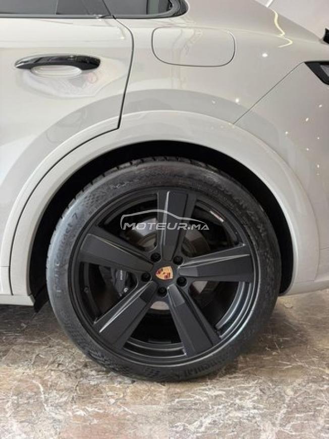 Porsche Cayenne e- hybrid 12/2025 black edition