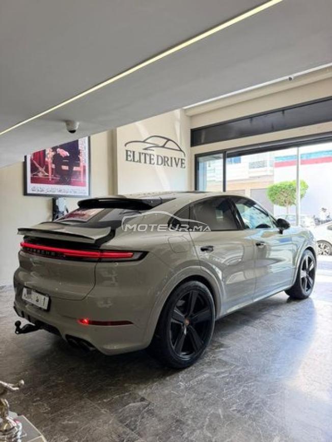 Porsche Cayenne e- hybrid 12/2025 black edition