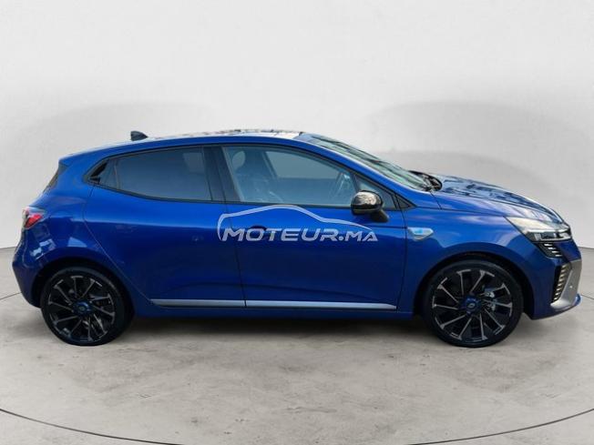 RENAULT. Clio