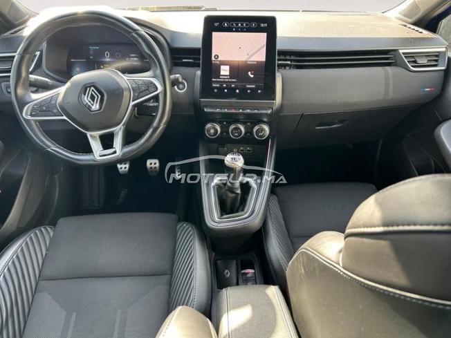 RENAULT. Clio