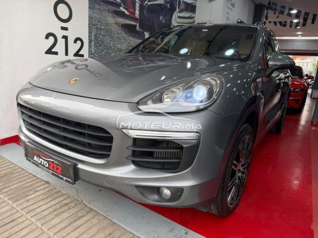 PORSCHE Cayenne 2016