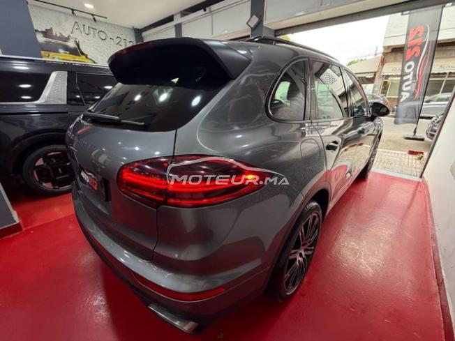 PORSCHE Cayenne 2016