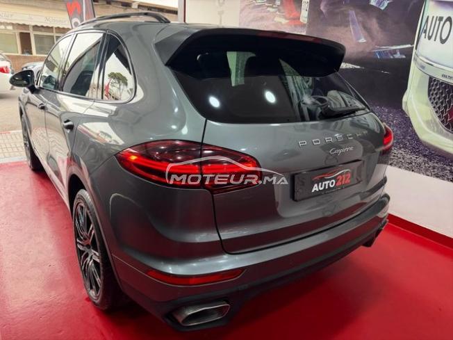 PORSCHE Cayenne 2016