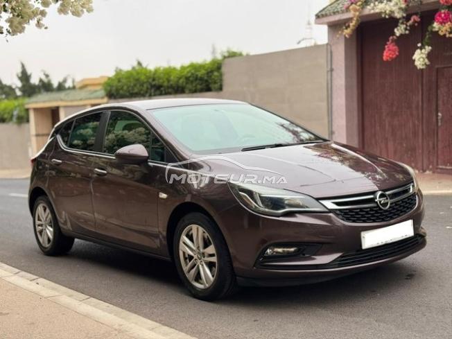 Opel Astra 2019 premiére main Automatique
