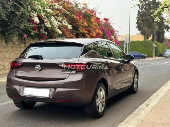 Opel Astra 2019 premiére main Automatique