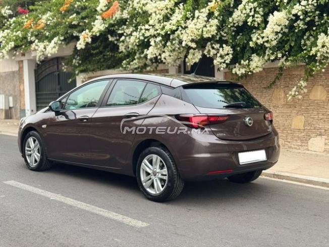 Opel Astra 2019 premiére main Automatique
