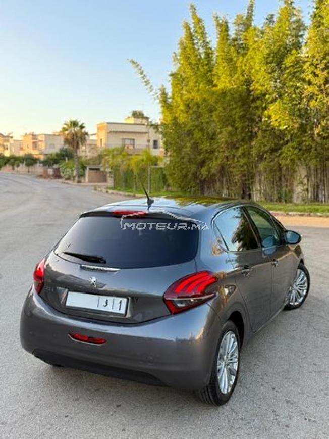 Peugeot 208 White Édition 2019❣️