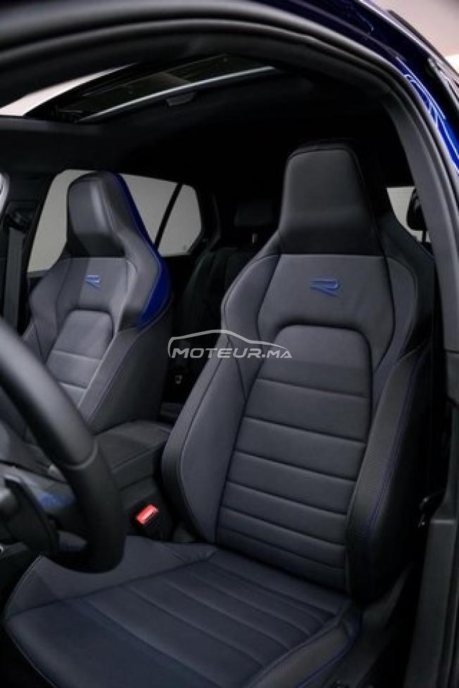 Volkswagen Golf 8 R Performance city