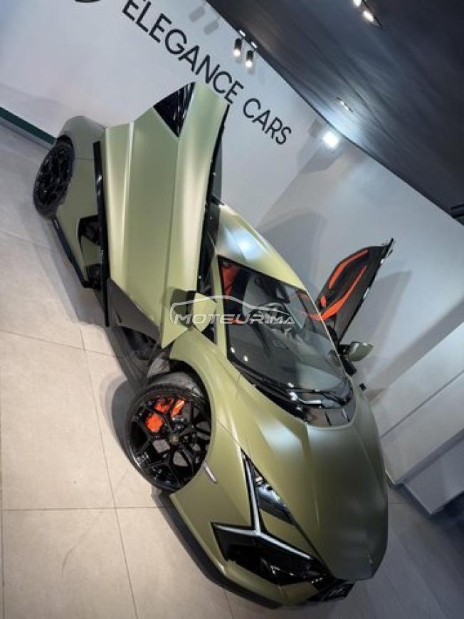 Lamborghini Revuelto