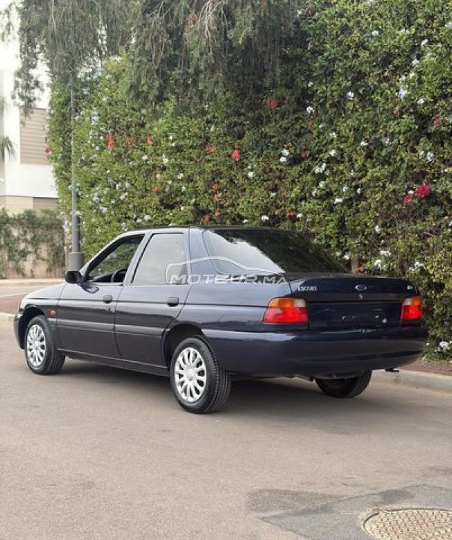 ford escort model 2000 essence A rabat