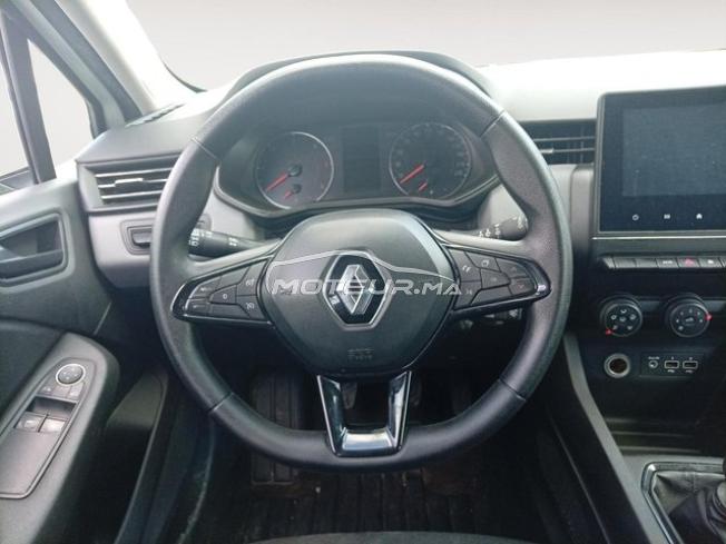 RENAULT. Clio