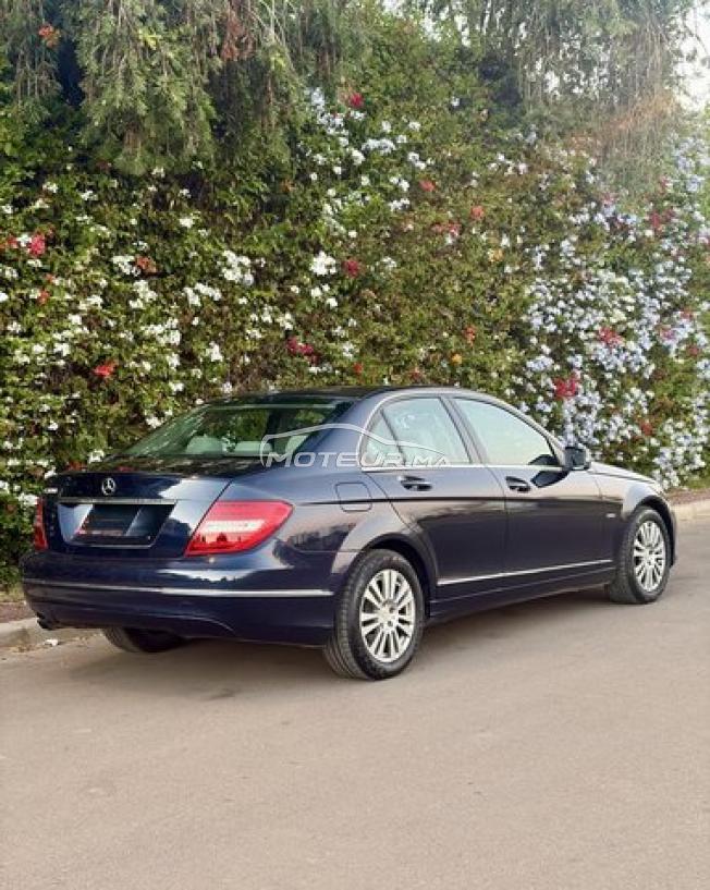 Mercedes C180 essence modèle 2011 