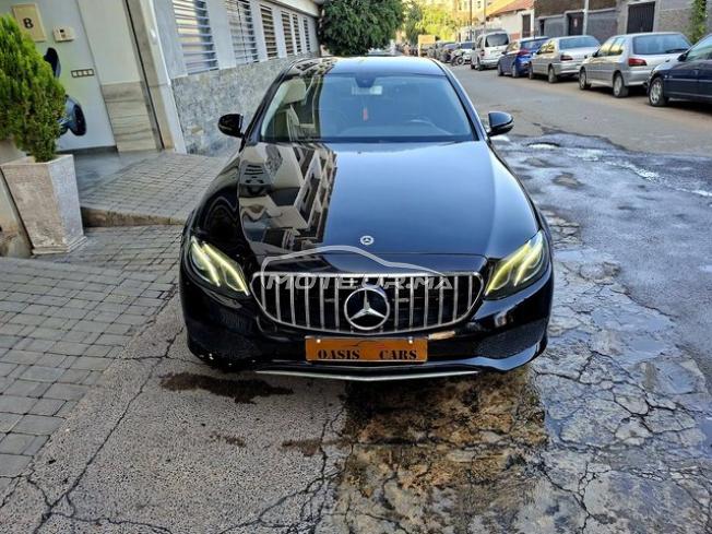 Mercedes-Benz E 220 d à Casablanca 