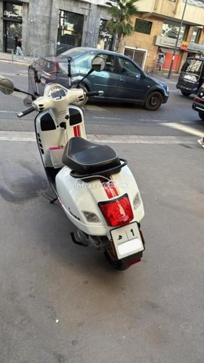Vespa 300 GTS Street Race 