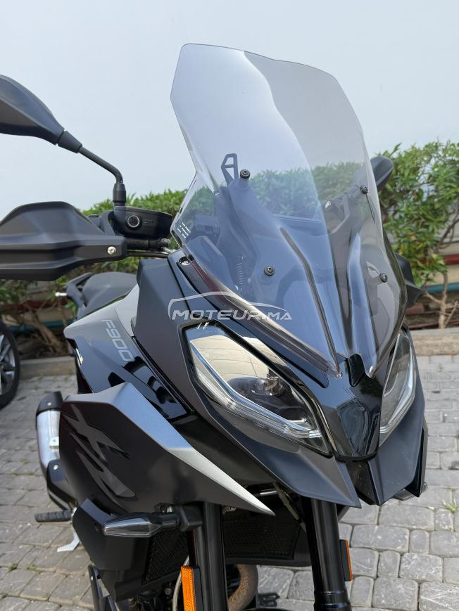 BMW F900XR Triple Black à vendre