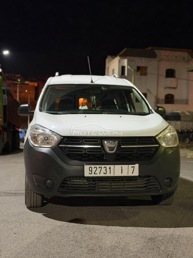 dacia dokker tré bon état faible consommation 4 pneu neuf