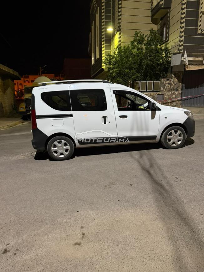 dacia dokker tré bon état faible consommation 4 pneu neuf