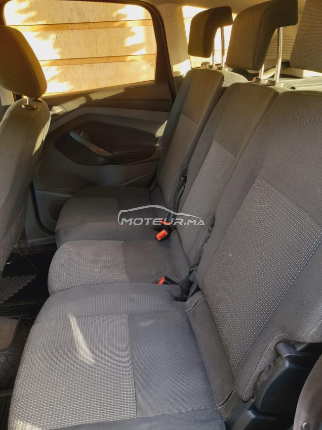 voiture spacieuse FORD CMAX