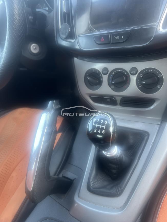 Voiture en bonne état avec entretien à jour