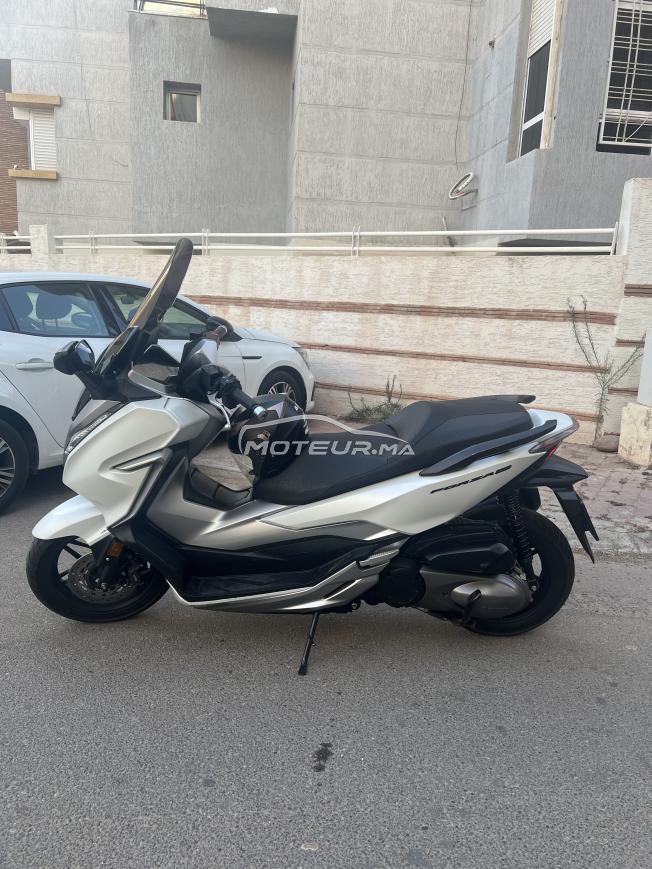 Honda Forza 300 2021 état irréprochable