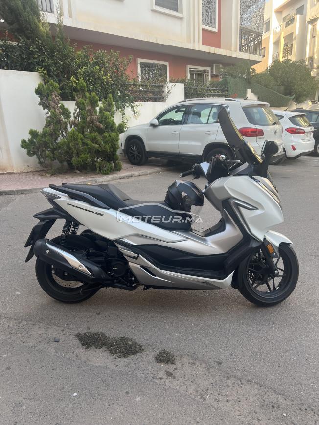 Honda Forza 300 2021 état irréprochable