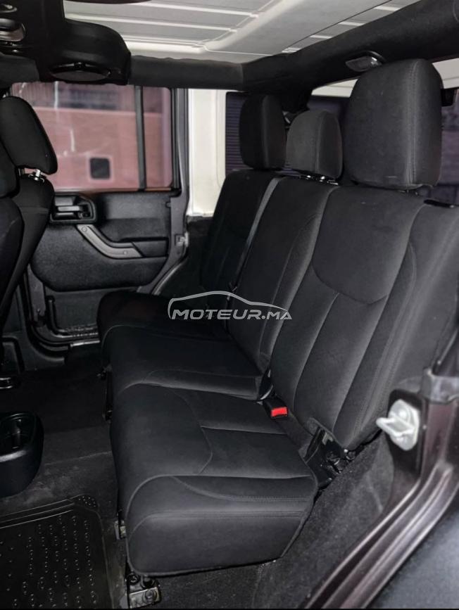 Jeep Wrangler Sport avec caravane tout terrain