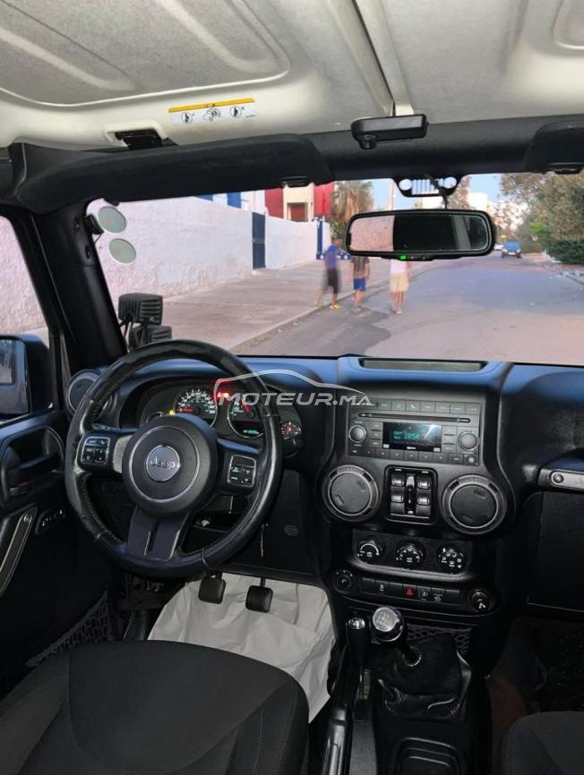Jeep Wrangler Sport avec caravane tout terrain