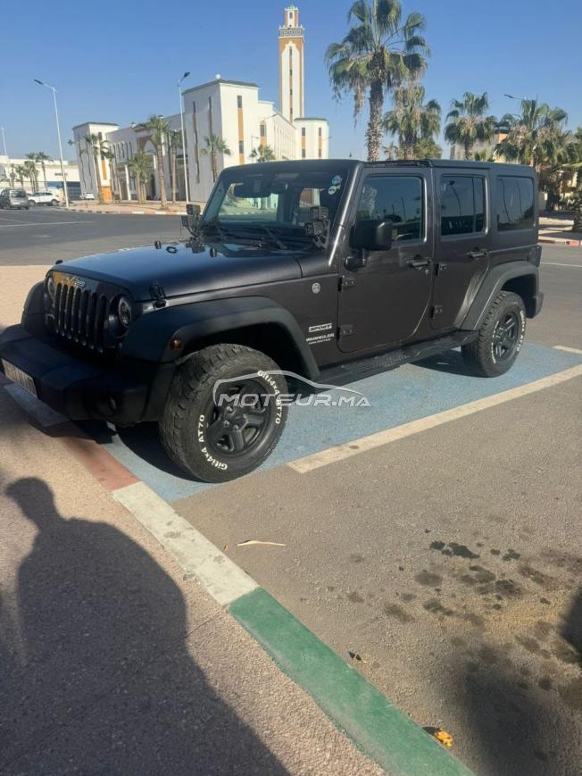 Jeep Wrangler Sport avec caravane tout terrain