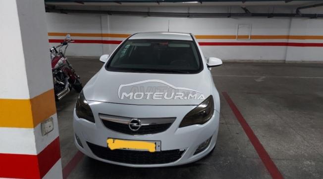 Opel Astra J 2010- Bon état