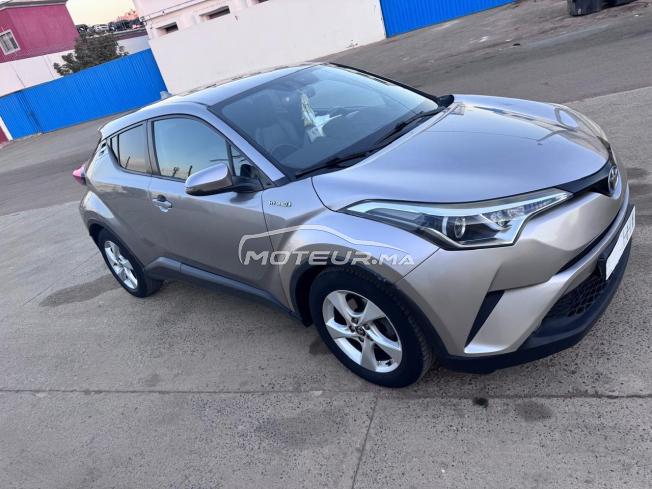 Toyota C-HR Hybride Automatique de 2019 en excellent état.