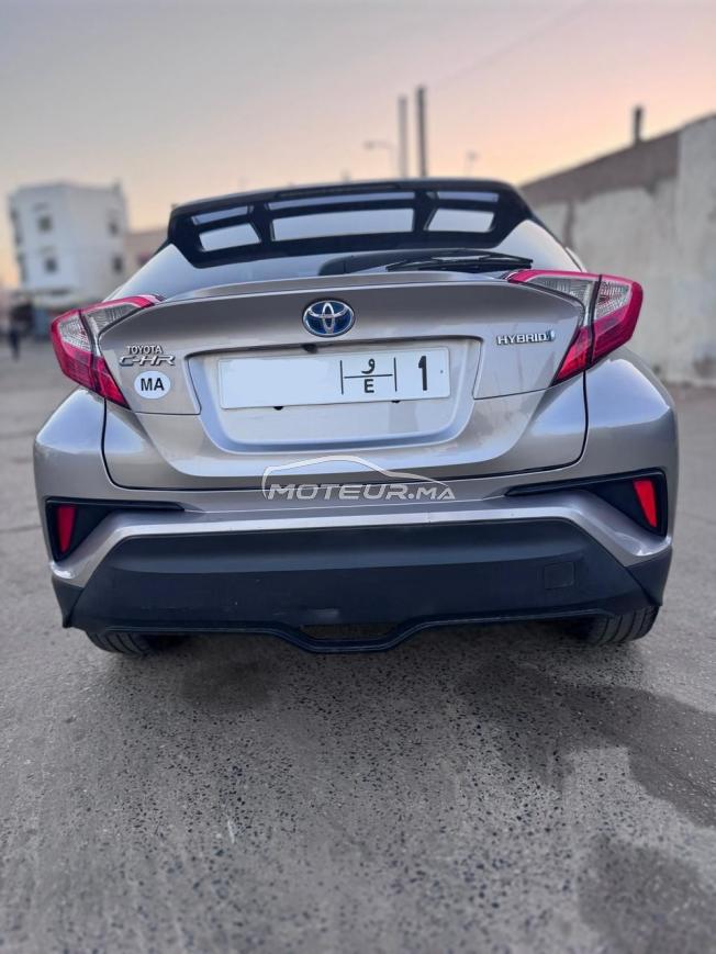Toyota C-HR Hybride Automatique de 2019 en excellent état.