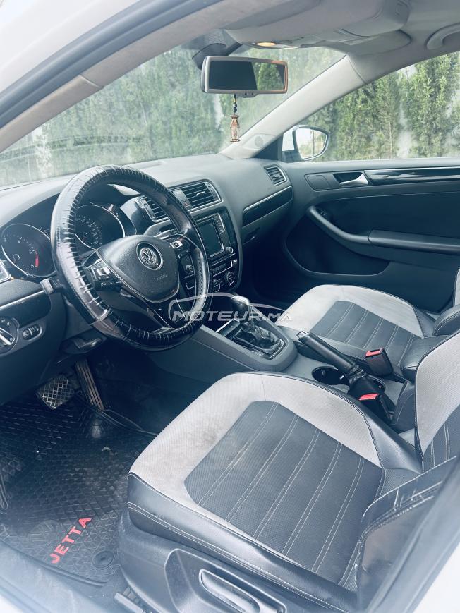À vendre : Volkswagen Jetta 2016, première main, en très bon état.
