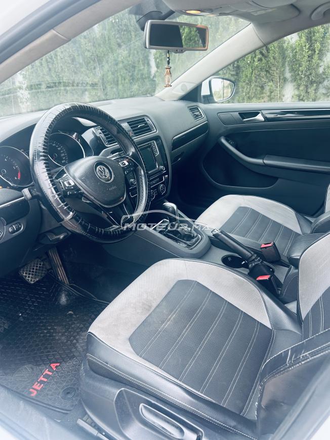 À vendre : Volkswagen Jetta 2016, première main, en très bon état.