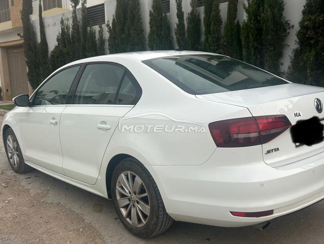 À vendre : Volkswagen Jetta 2016, première main, en très bon état.