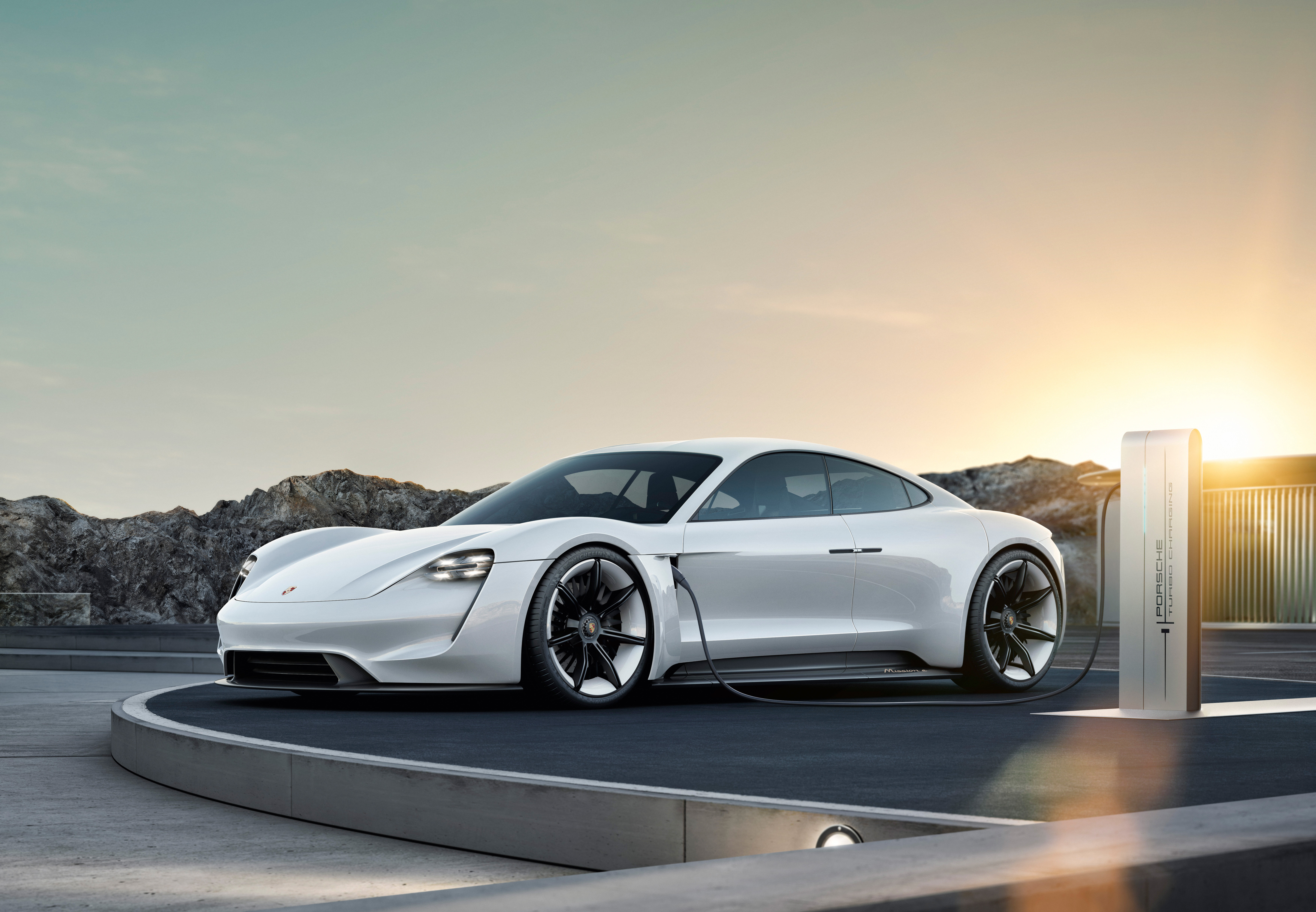Mission E : Le nom de la première sportive Porsche 100 % électrique est Taycan