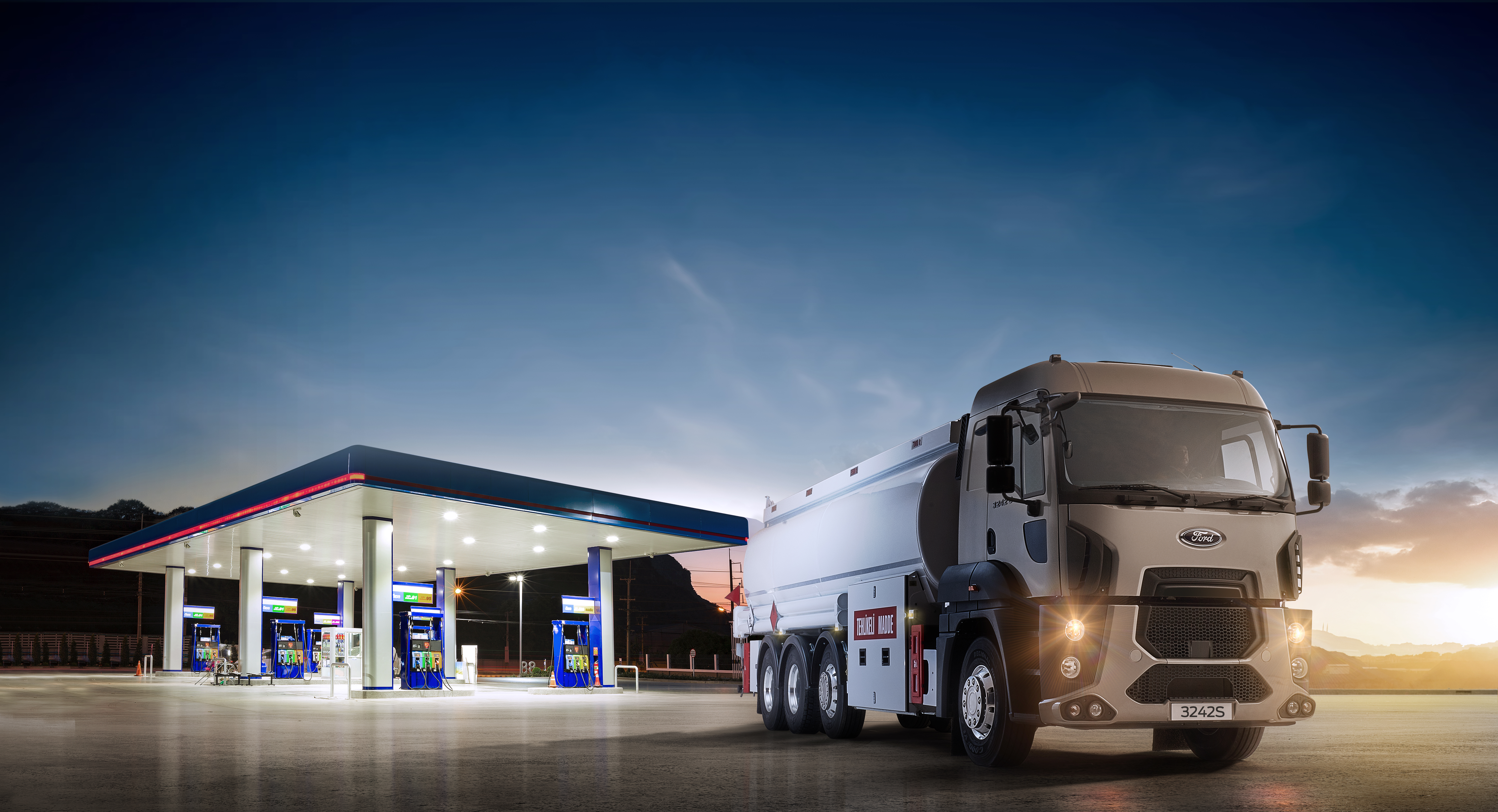 Lancement du premier camion 8x2 sur le marché marocain : Le Ford Trucks 3233S HR