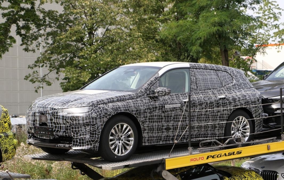 Premières images du SAV de BMW : iNext